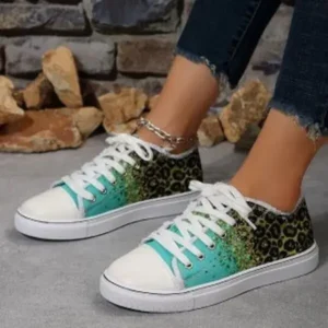 Romboom Fashion Casual Plus Size Star Round Toe Lace-Up Sneakers